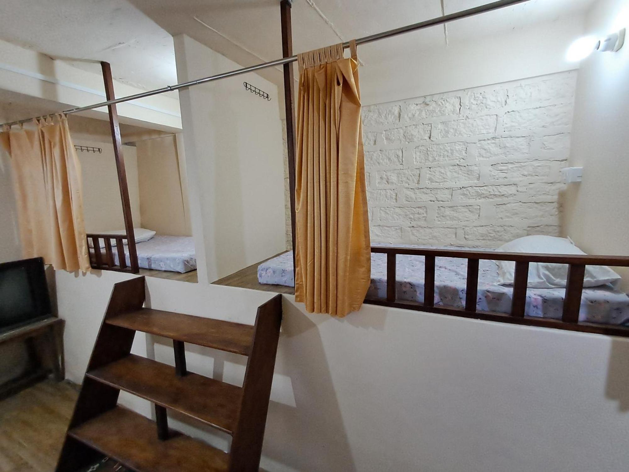 Dormitories/Hosteller, Giftland Homestay Āīzawl エクステリア 写真