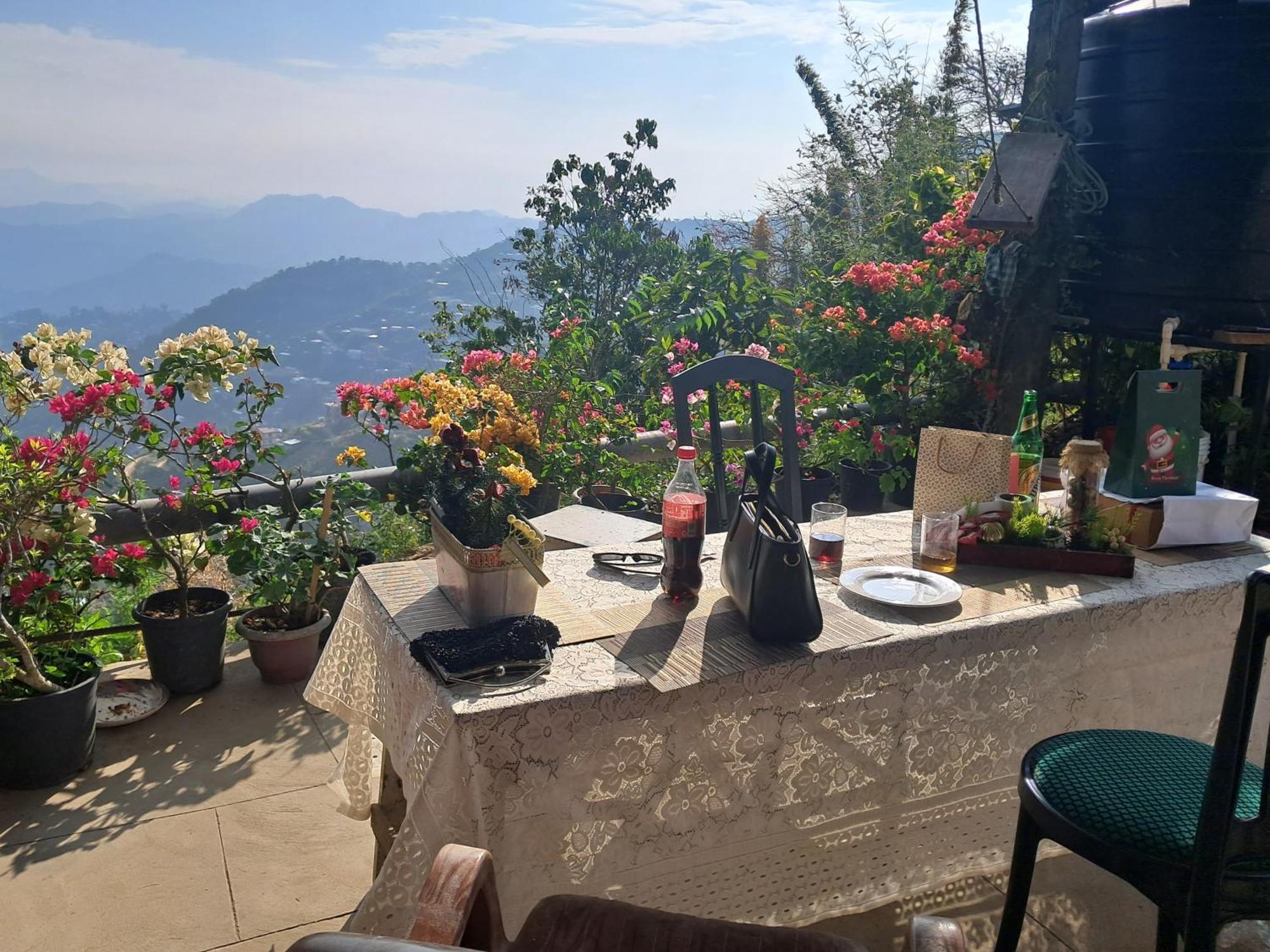 Dormitories/Hosteller, Giftland Homestay Āīzawl エクステリア 写真